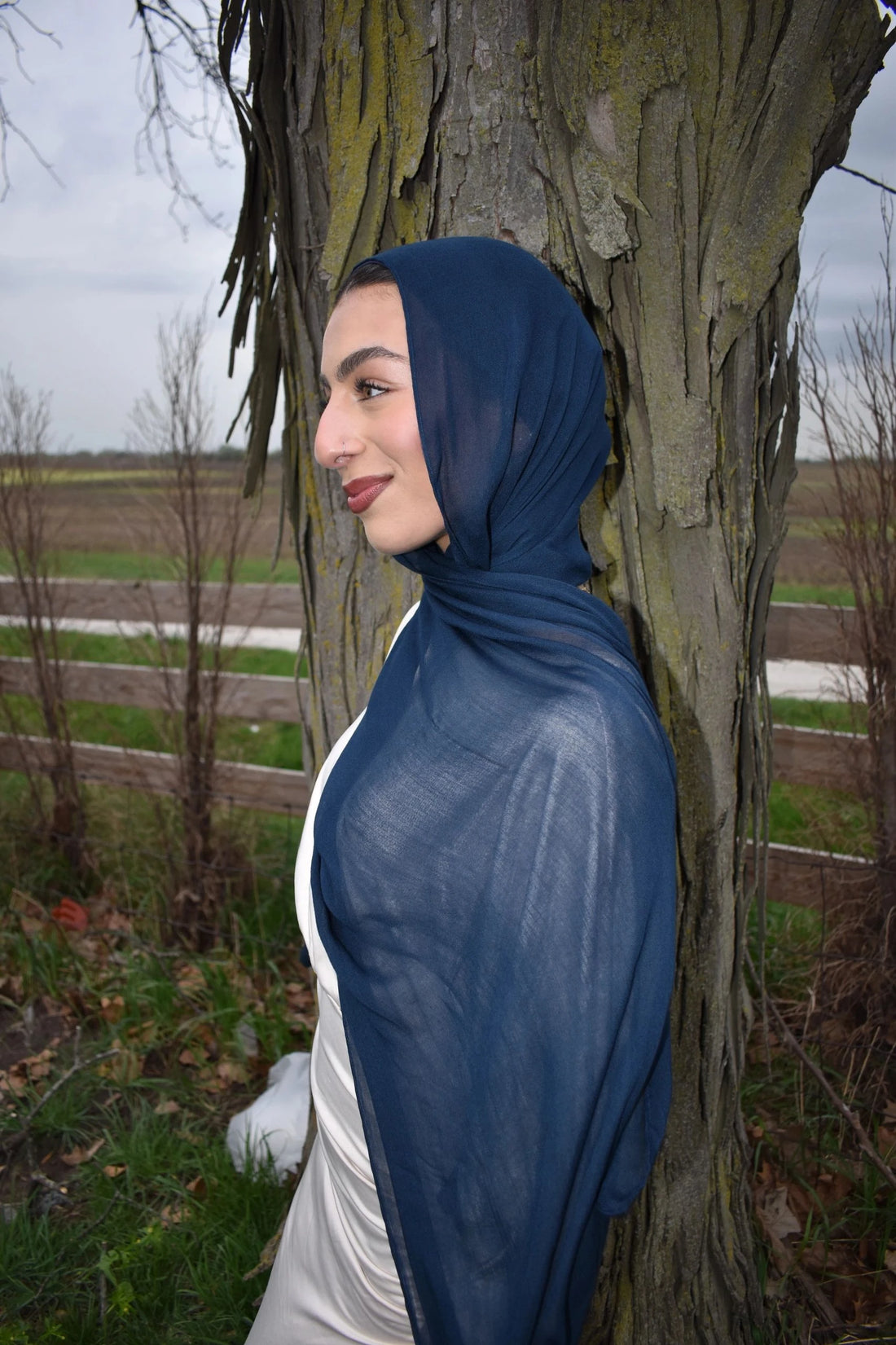Modal- Navy